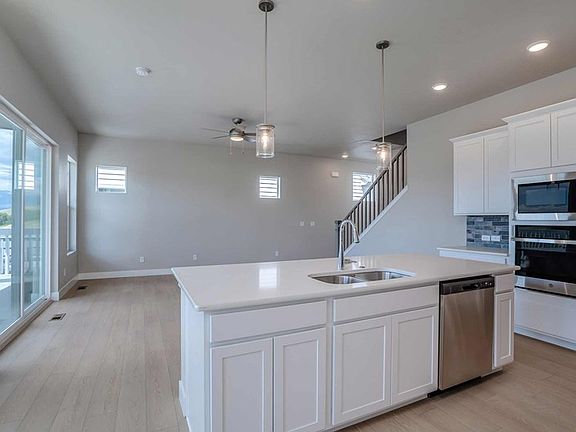 The Fairview - Kitchen