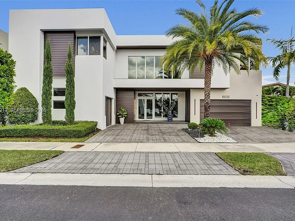 10223 NW 75th Ter