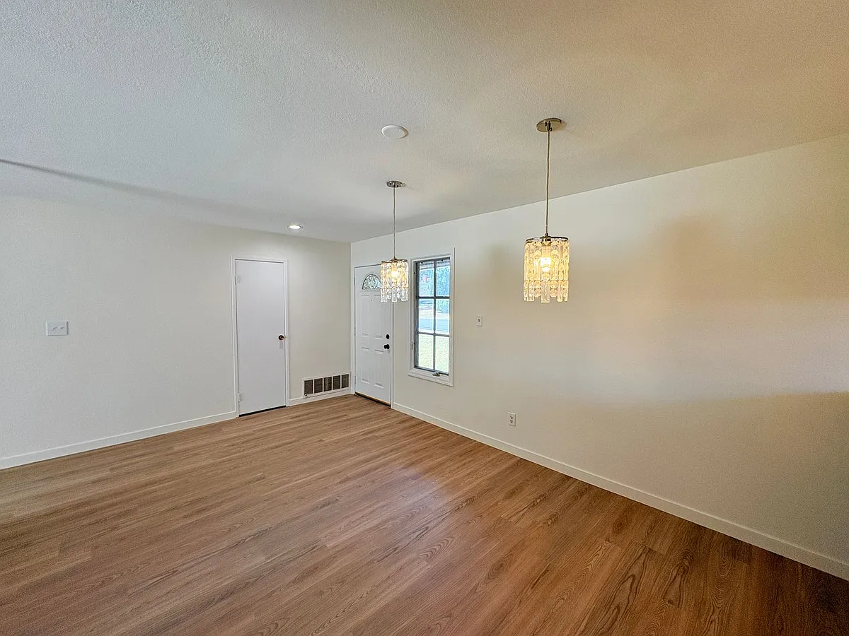 Building Photo - 4653 Berwick Dr