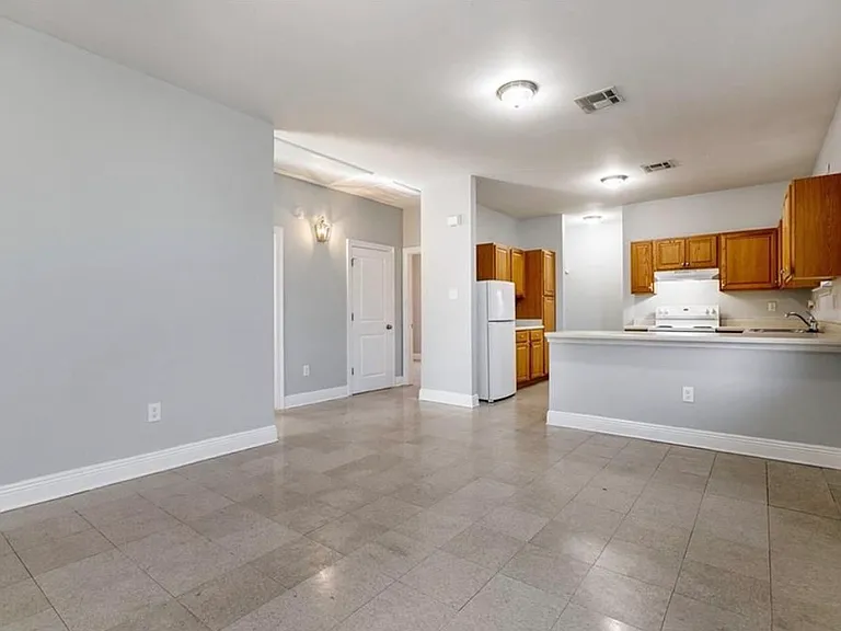 2317 Seminole Pl — Photo 3