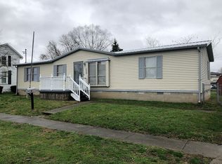 606 Walnut St, Belpre, OH 45714