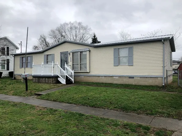 606 Walnut St, Belpre, OH 45714