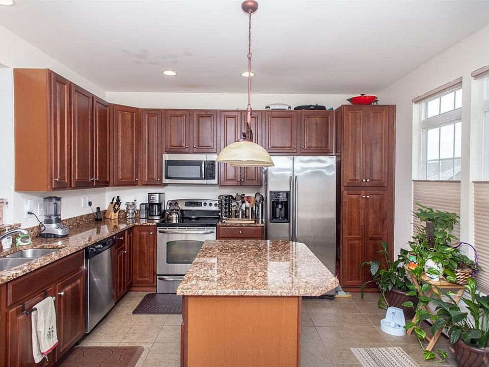 2nd image of 2136 Lockwood Dr