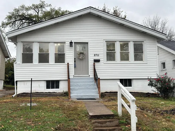 2711 Pasteur Ave, Saint Louis, MO 63114