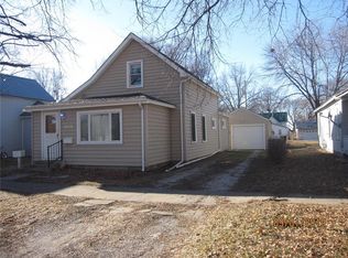 605 3rd St, Perry, IA 50220