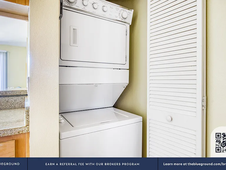 Washer/Dryer in Apartment