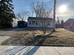 717 Juniper Rd, Valparaiso, IN 46385