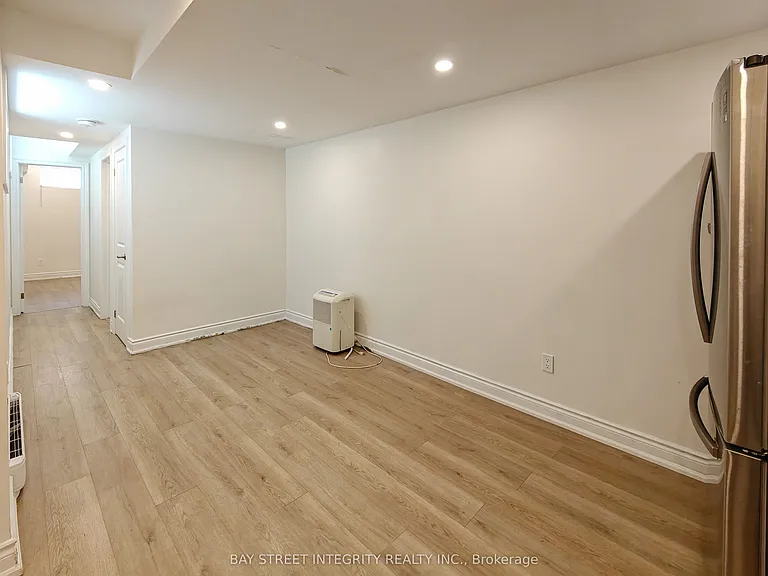 598 Crawford St #LOWER — Photo 3