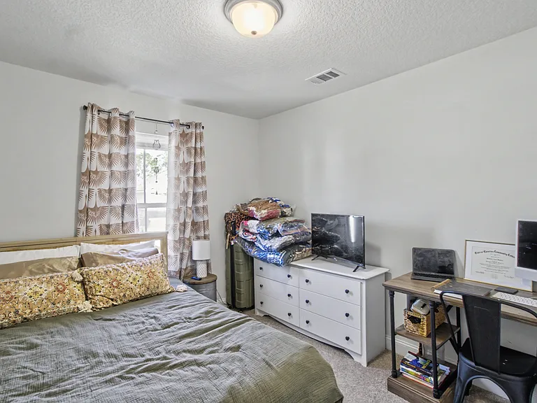 1052 Grayson Ave — Photo 12