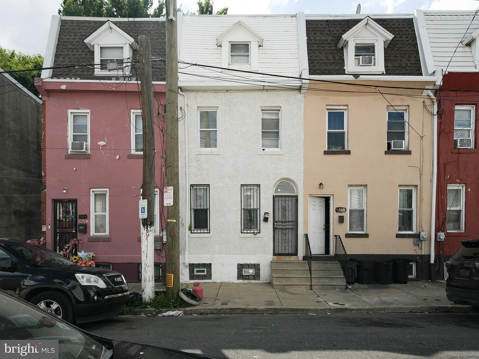 3 bed, 1.5 bath, 1701 sqft, $1,750 — Photo 2