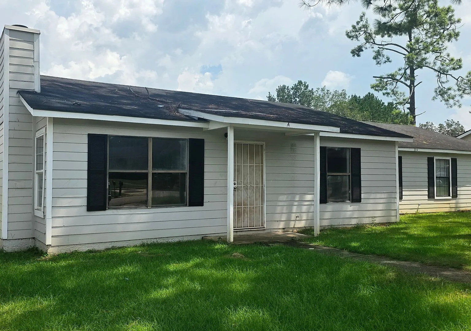 304 Carriage Lane — Photo 1