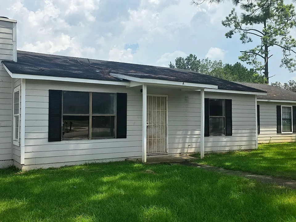 304 Carriage Ln