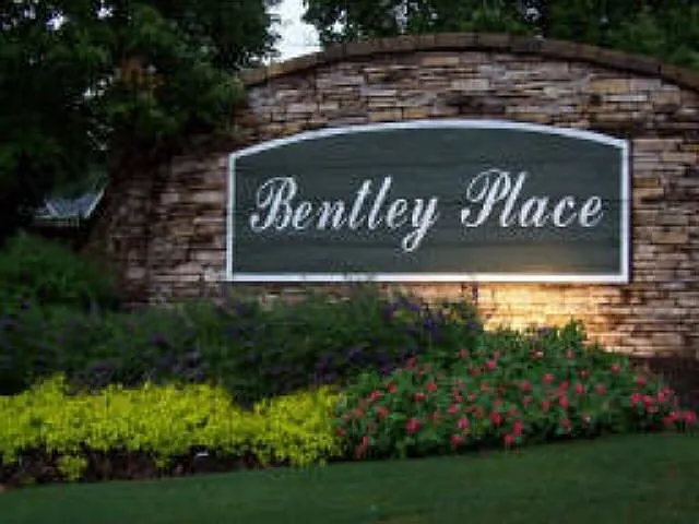 513 Bentley Pl photo 1