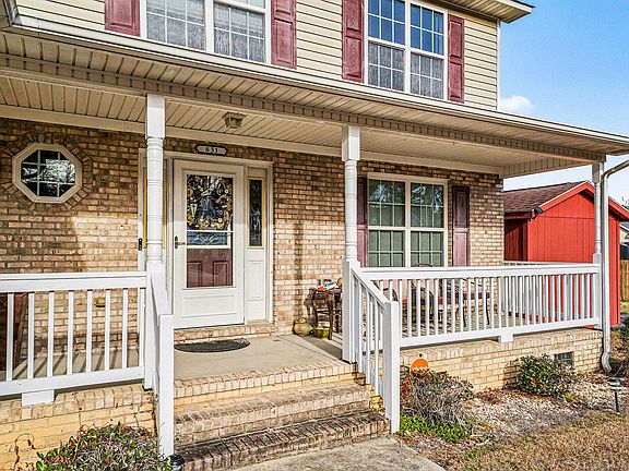 3rd image of 831 Raspberry Rd