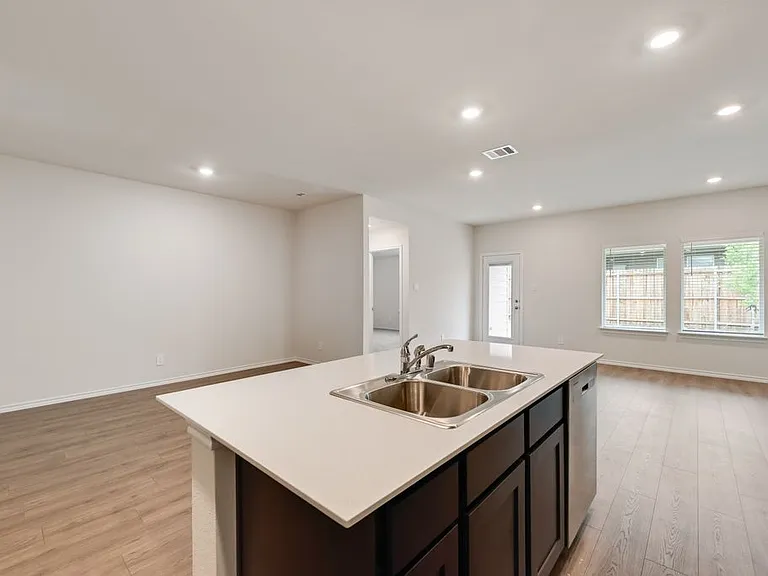 3405 Marie Dr — Photo 7