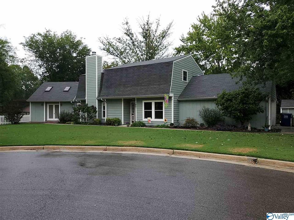 1st image of 1901 W Tupelo Dr SE