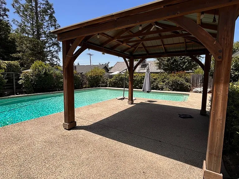 4033 W Douglas Ave — Photo 29