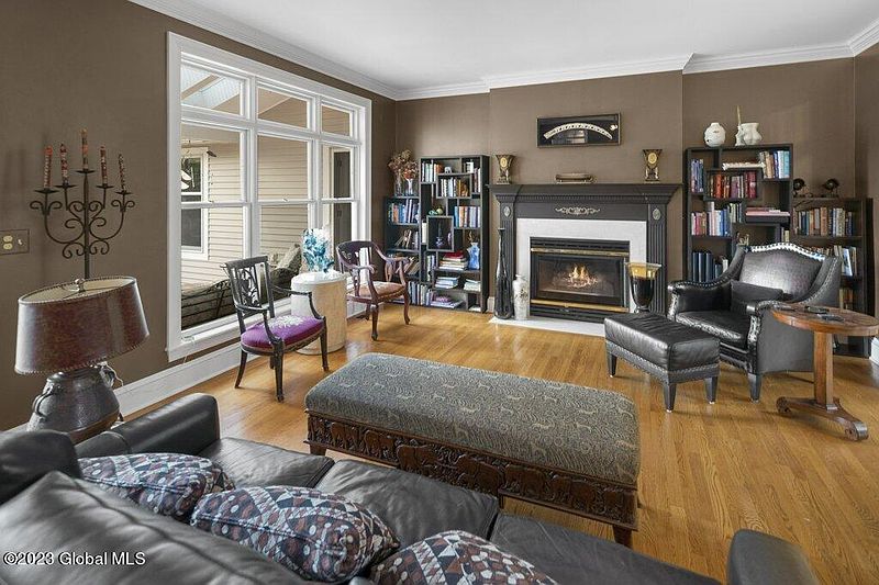 5th image of 8 Shaker Bay Road