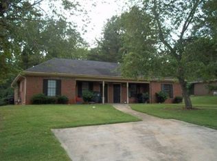 388 Freeport Dr, Lawrenceville, GA