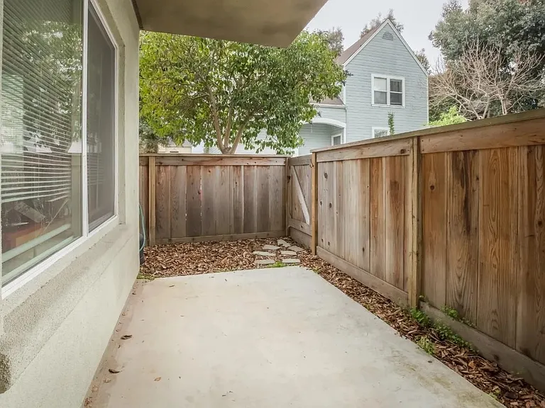 605 Pacific Ave #102 — Photo 4
