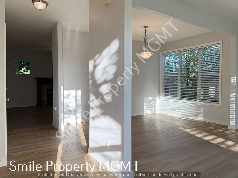 184 SW 105th Ter — Photo 9