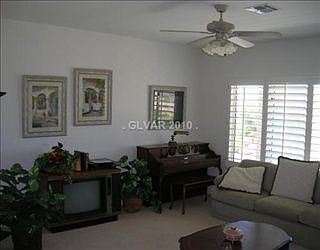 4th image of 2837 Meadow Park Ave