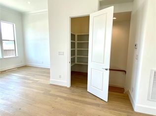 10923 Grove Tree Ln, Houston, TX 77043