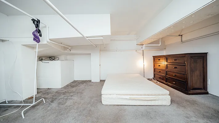Rented by Nooklyn NYC LLC | media 67
