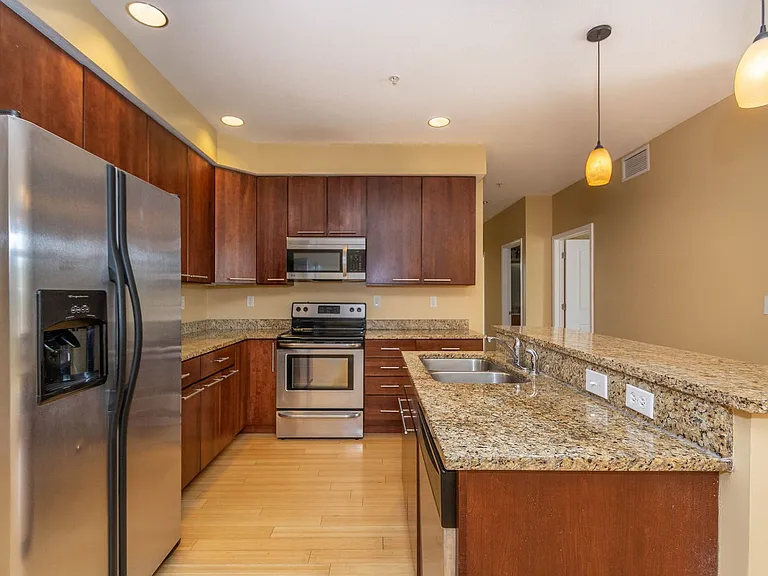 422 E Kirkwood Ave — Photo 28