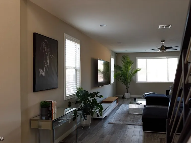 8631 Tortoise Canyon Ct — Photo 9