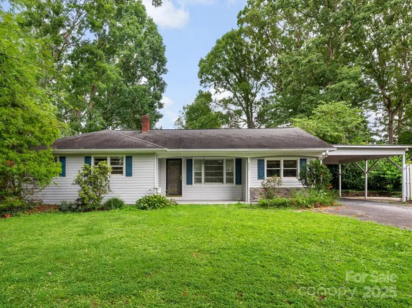 422 Hillcrest Cir, Hendersonville, NC 28792