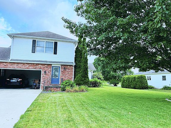 Spacious 2 car garage