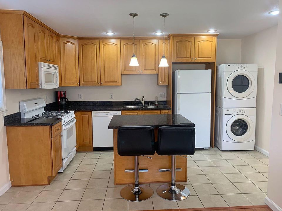 1st image of 15284 Chelsea Dr