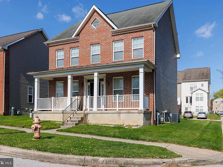 4704 Denview Way — Photo 3