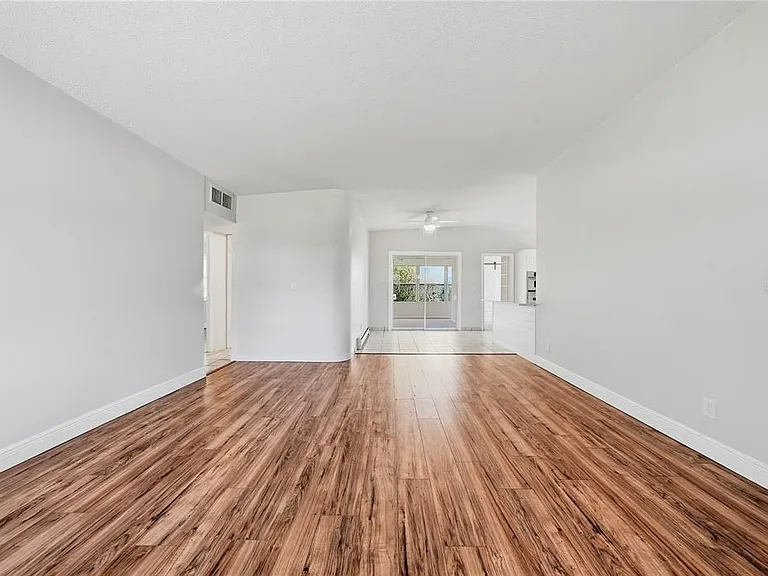 14190 Page Ave — Photo 9