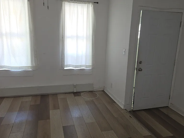 578 Crane St #1 — Photo 1