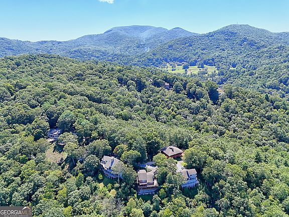3rd image of 1 Pleasant Mountain Dr