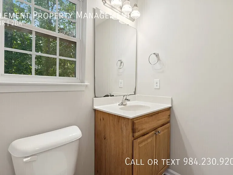 338 E Spring St — Photo 17