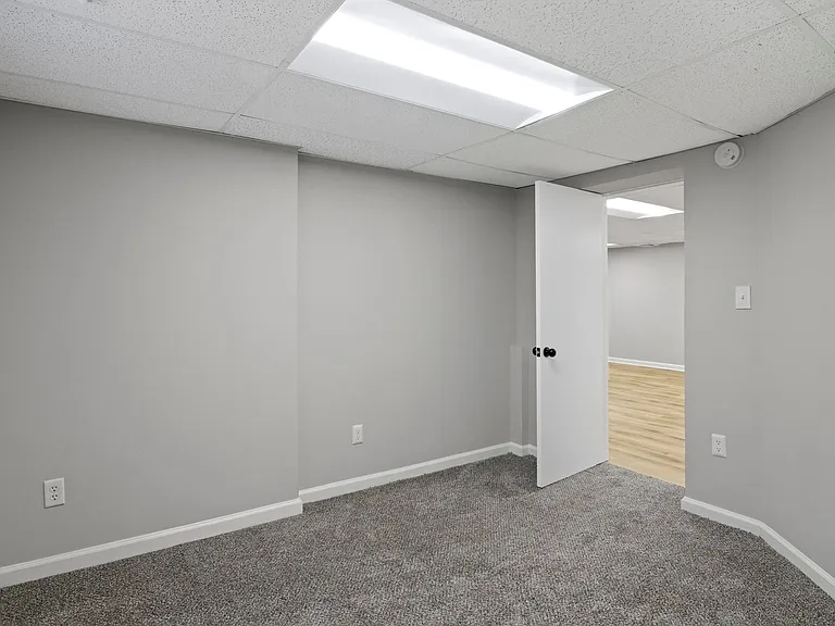The Riverside Apartment Homes — Photo 29