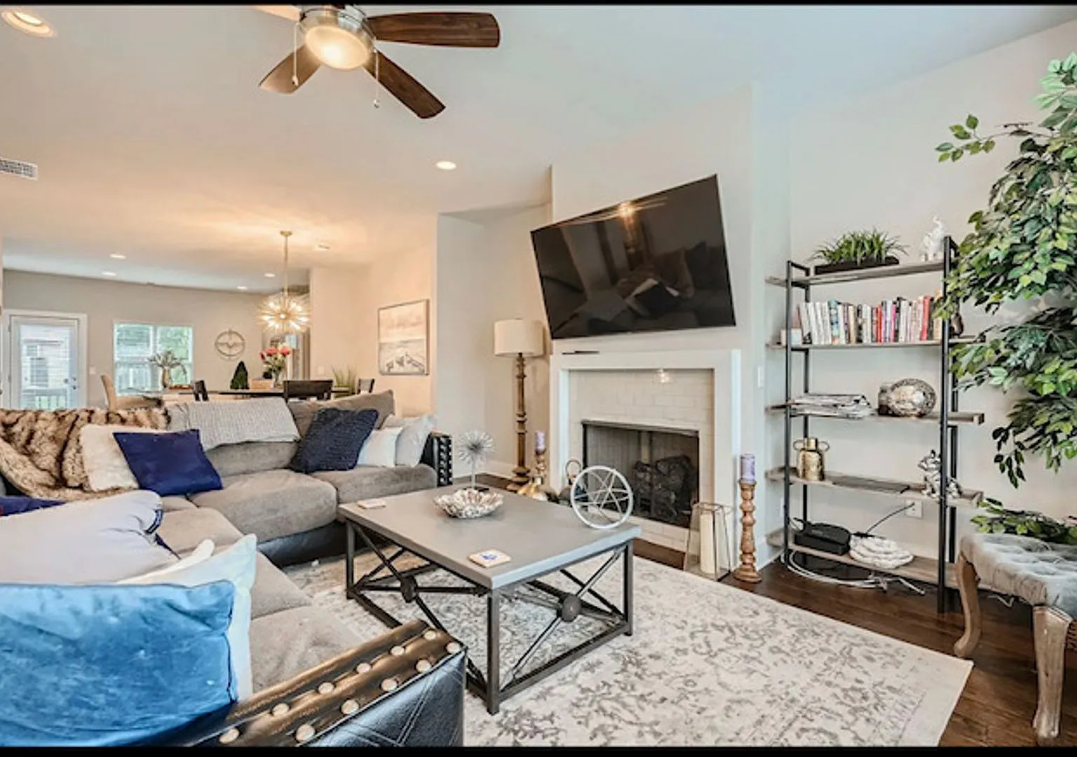 All The Exceptional Comforts of Home — Photo 3