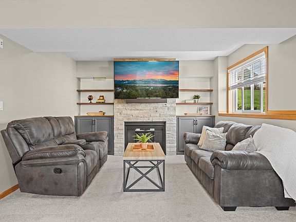 4th image of 4478 Manor Dr NW