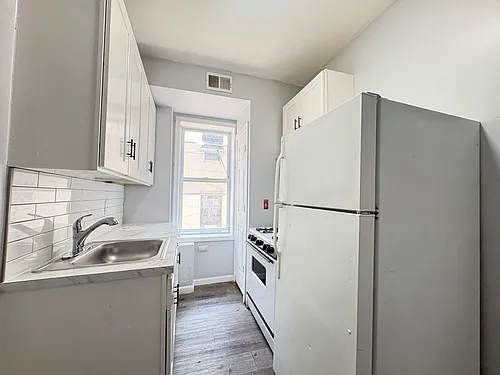 122 Wade St #1 Photo 1