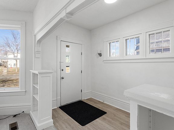 3rd image of 366 Fuller Ave