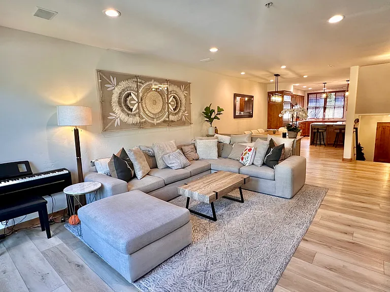 101 Emerald St #1B — Photo 3