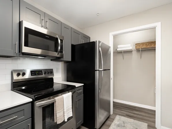 Riverwood Apartments