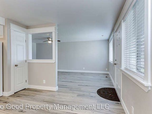 3rd image of 5844 Ensign Ave #5844