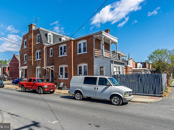 3rd image of 546 Poplar St