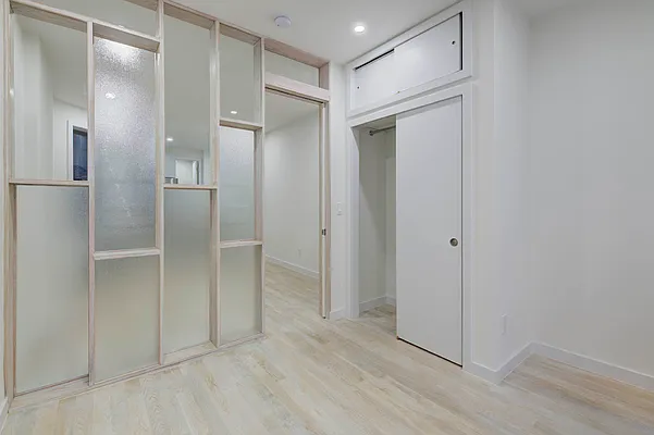 Rented by REAL New York | media 11