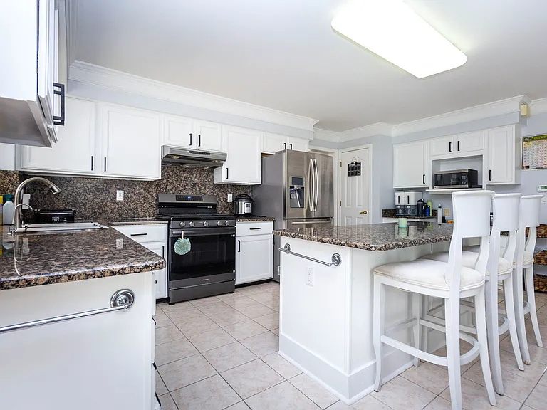 45520 Morningside Dr — Photo 21