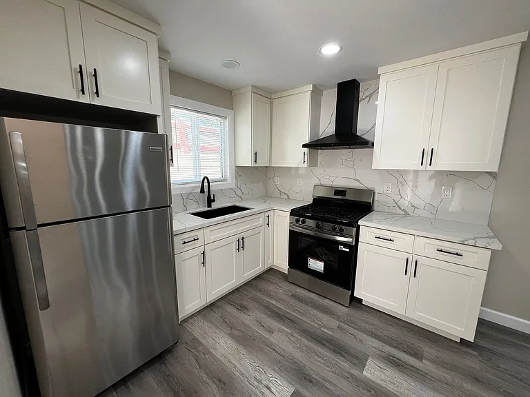 7820 1/2 Farmland Ave — Photo 1